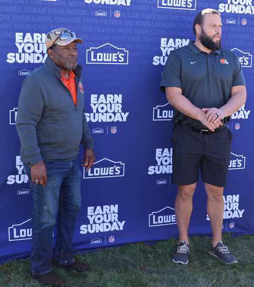 Browsn legends Greg Pruitt and Joel Bitonio